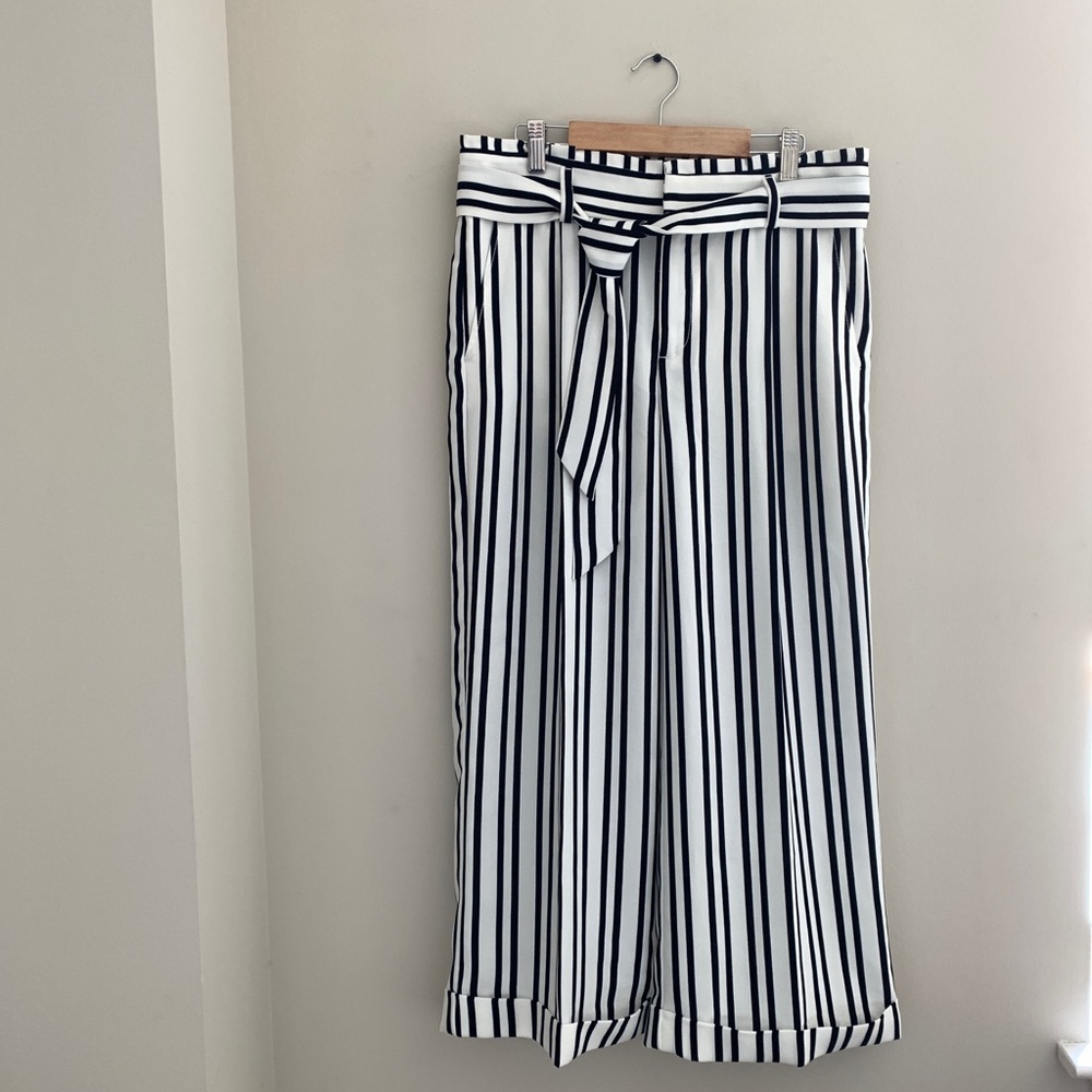 BANANA REPUBLIC  NWT STRIPED PANTS